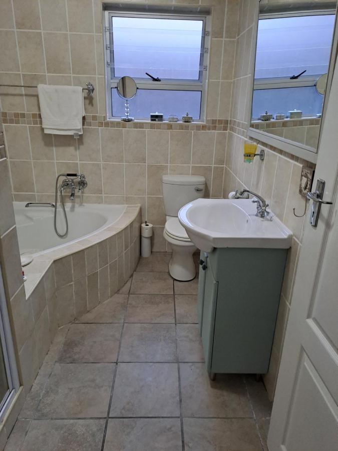 Milky Way Executive Suite Hermanus Exteriör bild